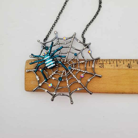 New Halloween Betsy Johnson Statement Necklace Spider and Web Silver Blue - Picture 9 of 12